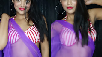 Stunning Asian Audition With Rekha Boi'S Amazing Striptease