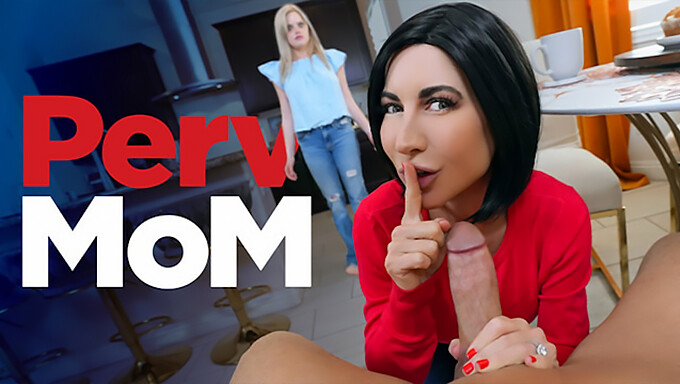 Pervmom'Un Traşlı Amı, Cowgirl Ve 3'Lü Seks Içeren En Son Videosu Için Yüksek Çözünürlüklü Fragman