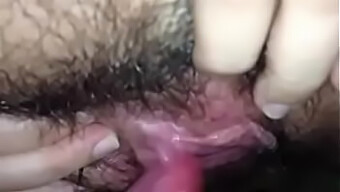 ¡mira Cómo Una Lengua Experta Lame Y Chupa Su Coño Peludo!