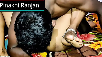 Indian Wife'S Amateur Webcam Video Features Anal Sex With 18-Year-Old