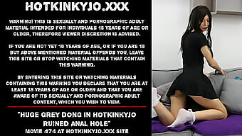 大号假阳具插入hotkinkyjo的肛门