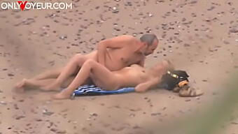 La Blonde Plantureuse Shirley Harris Se Fait Baiser Sur La Plage En Hd