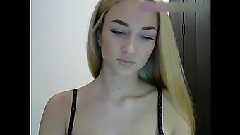 Verbluffende Jonge Webcammodel Astarta69'S Intieme Videosessie Op Supcams.Com