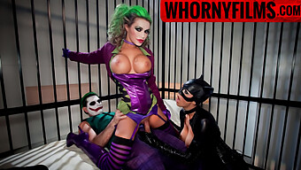 Store Bryster Cosplayers Joker Og Cat Woman Bliver Slikket Og Kneppet - Whornyfilms