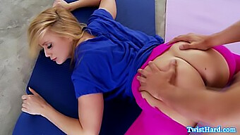 Las Habilidades De Garganta Profunda De Aj Applegate Se Muestran En Un Video Temático De Yoga