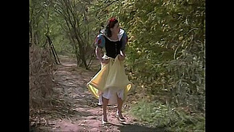 Branca De Neve Da Disney Em Uma Versão Xxx Sensual