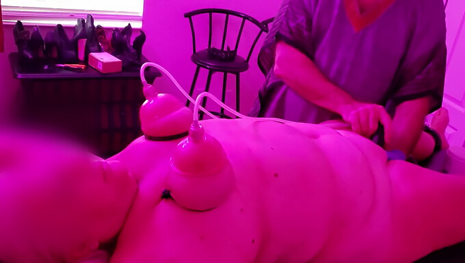 Femme Amateur Américaine Se Soumet À La Bondage Bdsm Et Au Jeu De Vibromasseur