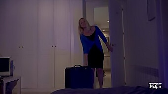 Intime Begegnung Mit Blonder Tante In Tabuisiertem Pov-Video