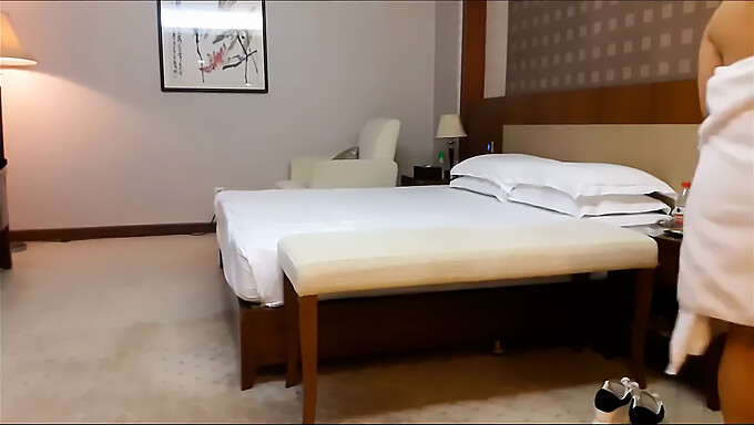 Asian Escort Receives Cumshot In Hotel Room