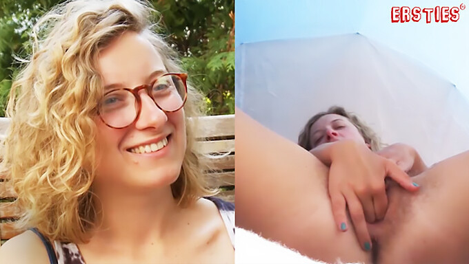 Manu, Une Française Avec Des Lunettes Et Des Petits Seins, Se Laisse Aller À Une Session Solo Sensuelle Dans Une Tente