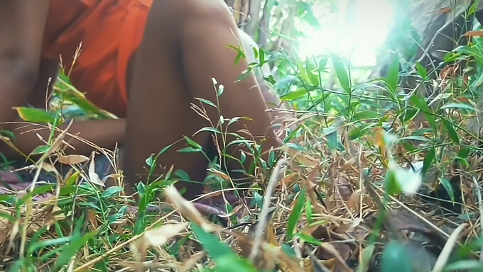 A Estudante Asiática Fica Safada Em Uma Orgia Quente