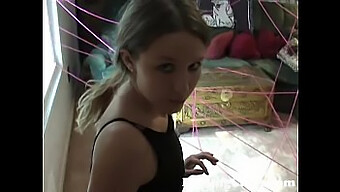 Очаровательная 18-Летняя Студентка Удовлетворяет Себя Дилдо На Darlingcams.Com.