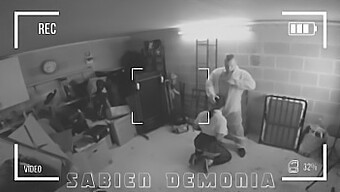 Sabien Demonia Bắt Gặp Nhân Viên Học Sinh Của Mình Trong Một Cuộc Gặp Gỡ Tình Dục Trên Camera.