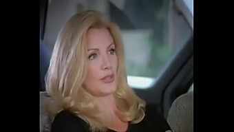 Shannon Tweed Vo Vášnivom Stretnutí S Dawn V Softcore Filme